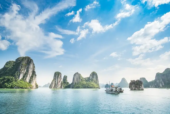 Ho Chi Minh To Halong Bay: 5 Popular Transportation Options Ho Chi Minh To Halong Bay: 5 Popular Transportation Options