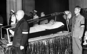 Hồ Chí Minh Nằm Sấp: Một Truyền Thuyết Kỳ Bí Trong Văn Hóa Dân Gian