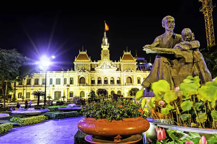 Ho Chi Minh Naar Mui Ne