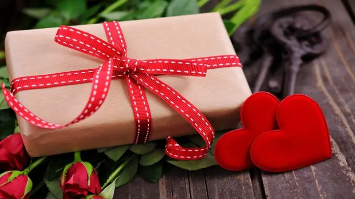 Hoa Hồng Đi Kèm Với Thiệp Và Quà Tặng Hoa Hồng Đi Kèm Với Thiệp Và Quà Tặng