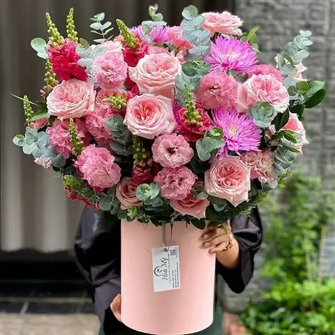 Kết Hợp Với Hoa Hồng Hoặc Các Loài Hoa Khác Kết Hợp Với Hoa Hồng Hoặc Các Loài Hoa Khác