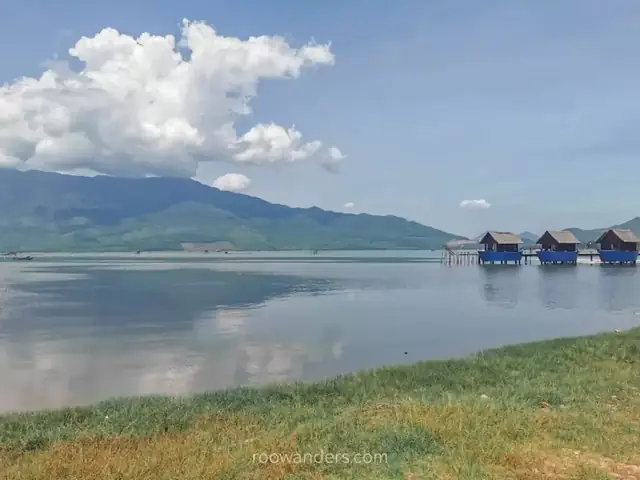 Lang Co Bay Hai Van, Vietnam - Roowanders