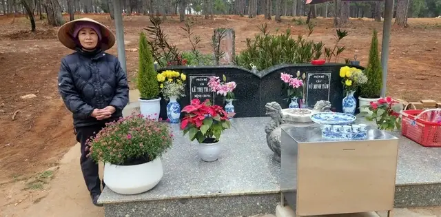 Yêu Nhau, Đến "đồi Thông Hai Mộ" Là Chia Tay?