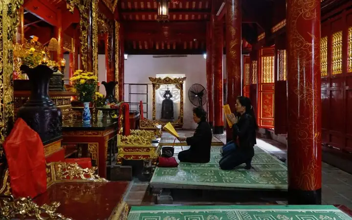 Thực Hiện Nghi Lễ: