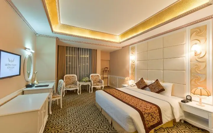 Khách Sạn Gần Đền Ông Hoàng Mười – Mường Thanh Luxury Sông Lam