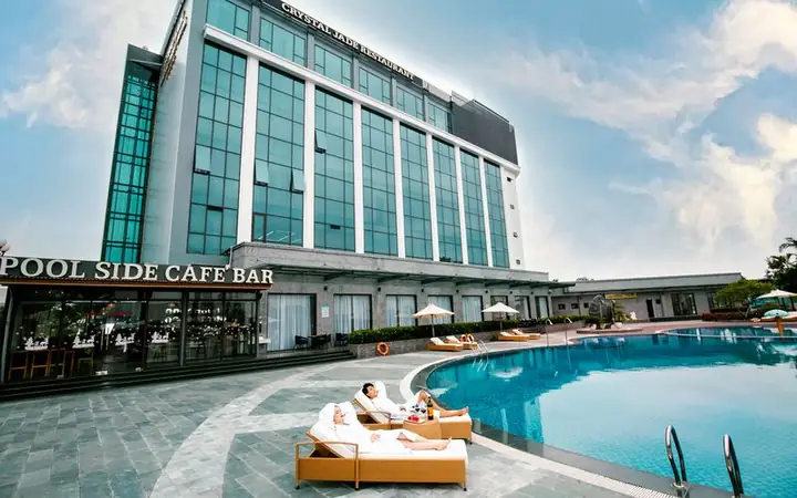 Sông Lam Waterfront Hotel – Khách Sạn Gần Đền Ông Hoàng Mười Chất Lượng