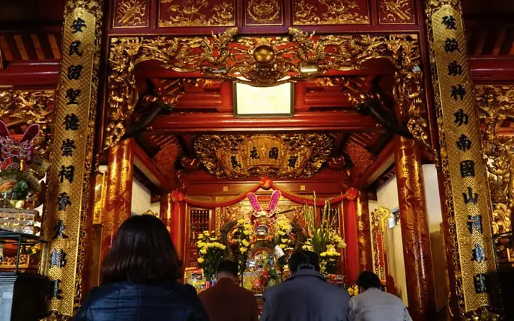 Sự Tích Đền Ông Hoàng Mười Nghệ An