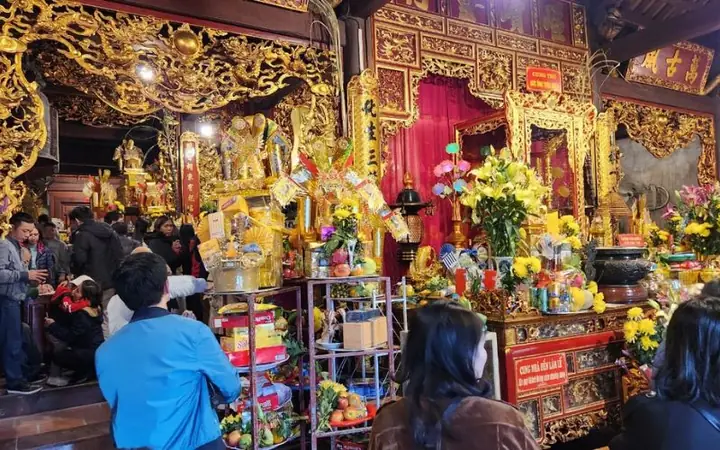 Sự Tích Đền Ông Hoàng Mười Nghệ An