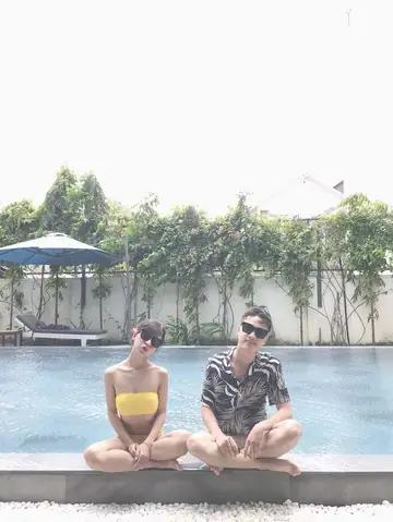Khu Vực Bể Bơi
