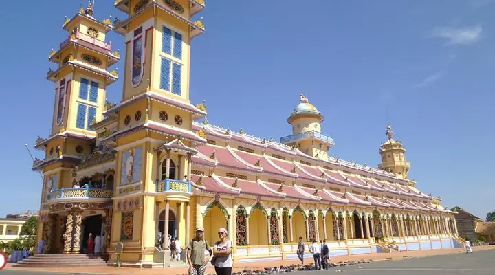 Khách Sạn Hồng Liên Tây Ninh: Điểm Dừng Chân Lý Tưởng Cho Hành Trình Về Miền Đất Phật