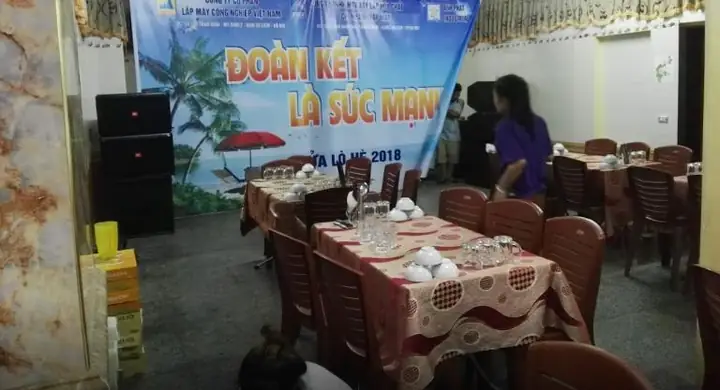 Nhà Ăn Khách Sạn Hương Trà