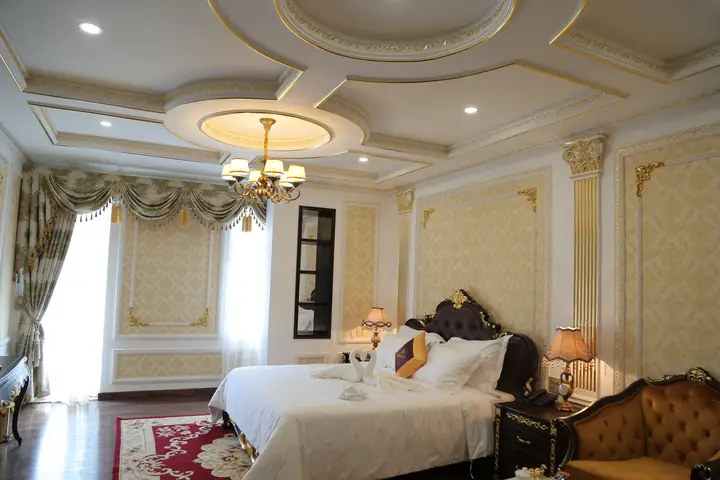 Khách Sạn 4 Sao Sepia Đà Lạt Đẹp Cổ Kính, Thơ Mộng Với Đèn An Phước