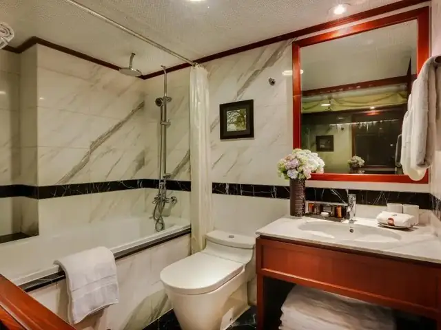 Conifer Boutique Hotel - Khách Sạn Tràng Tiền Conifer Boutique Hotel - Khách Sạn Tràng Tiền