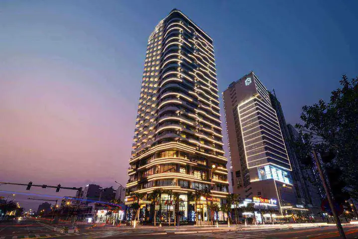 10. Hilton Đà Nẵng - Khách Sạn Ở Trung Tâm Thành Phố Nổi Tiếng