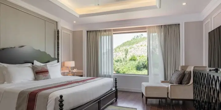 Phòng Grand Junior Suite – Khách Sạn Vinpearl Land Nha Trang