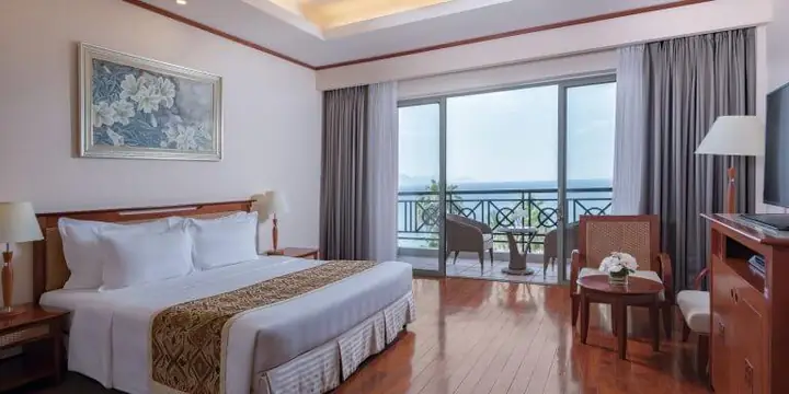 Phòng Deluxe Hướng Biển – Khách Sạn Vinpearl Land Nha Trang