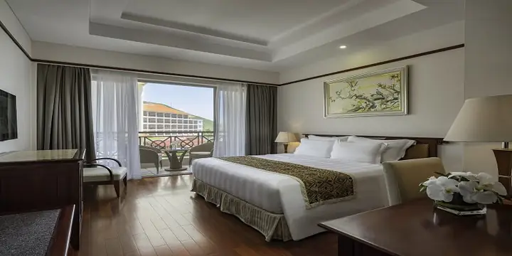 Phòng Deluxe – Khách Sạn Vinpearl Land Nha Trang