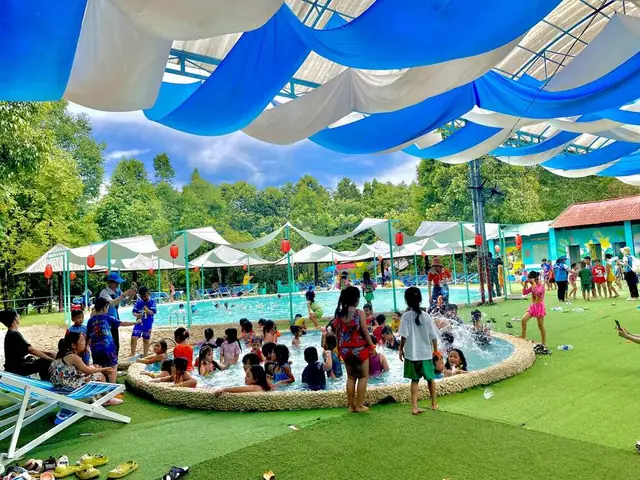 Tắm Bể Bơi, Tắm Khoáng