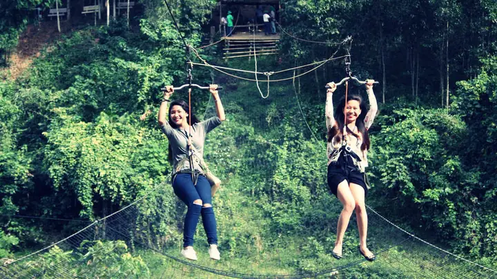 Đu Dây Zipline