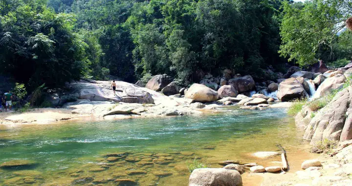 Thác Suối Nguồn – Ngắm Nhìn Vẻ Đẹp Hoang Sơ Thác Suối Nguồn – Ngắm Nhìn Vẻ Đẹp Hoang Sơ