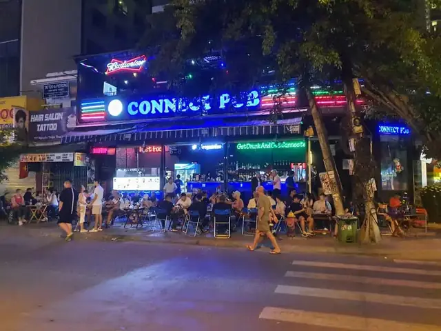 Du Khách Nước Ngoài Mê Mẩn Khu Phố Tây Nha Trang Vì Điều Này