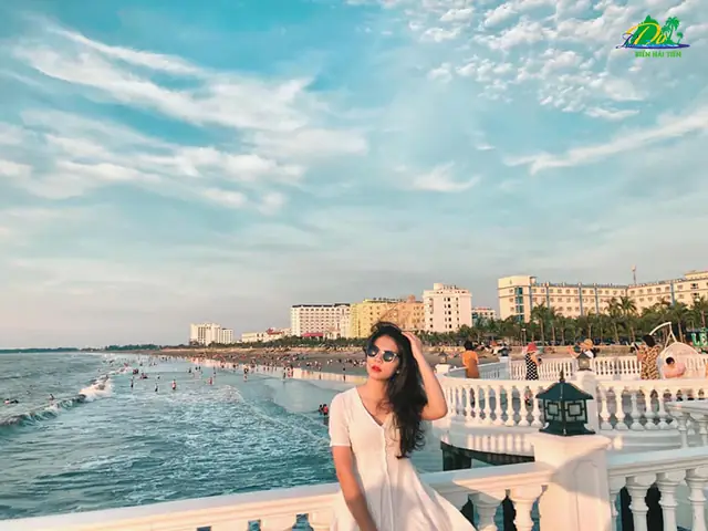Khám Phá Khu Vui Chơi Bãi Biển Hải Tiến - Nhảy Dù Trên Đỉnh Hòn Bò Linh Trường