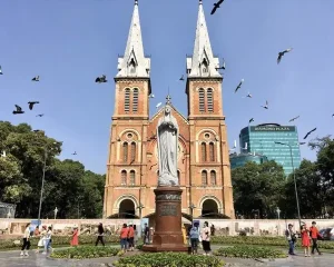 Kiến Trúc Hoài Cổ Bên Trong