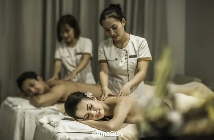Bể Bơi Ngoài Trời