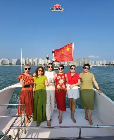 Một Trải Nghiệm Vô Cùng Mới Mẻ Và Độc Đáo Khi Du Khách Được Ngồi Trên Trực Thăng Và Ngắm Toàn Cảnh Trung Tâm Thành Phố Tam Á Một Trải Nghiệm Vô Cùng Mới Mẻ Và Độc Đáo Khi Du Khách Được Ngồi Trên Trực Thăng Và Ngắm Toàn Cảnh Trung Tâm Thành Phố Tam Á