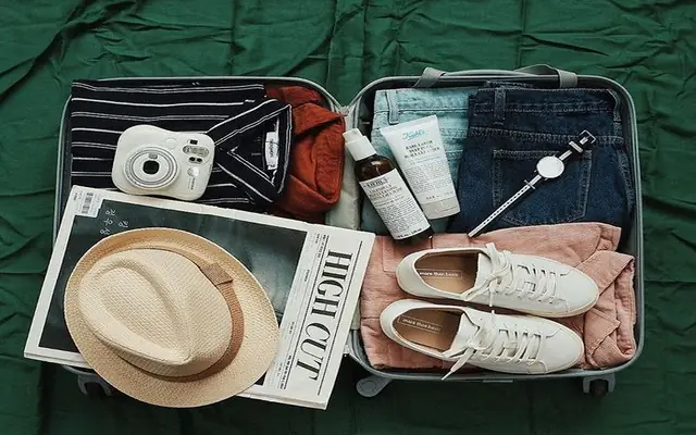 Chuẩn Bị Đủ Đồ Dùng, Trang Phục Chuẩn Bị Đủ Đồ Dùng, Trang Phục