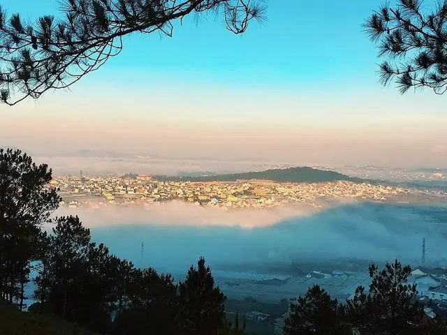 Săn Mây Ở Đỉnh Hòn Bồ Đà Lạt Săn Mây Ở Đỉnh Hòn Bồ Đà Lạt