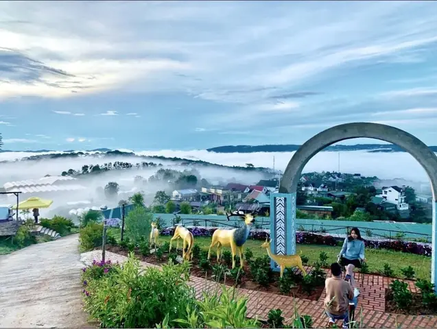 Săn Mây Ở Khu Du Lịch Đồi Mây Đà Lạt Săn Mây Ở Khu Du Lịch Đồi Mây Đà Lạt