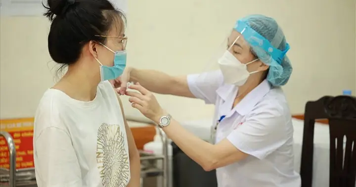 Tphcm: 8 Quận Tiêm 100% Vaccine Cho Dân, Xây Dựng Thẻ Xanh ...