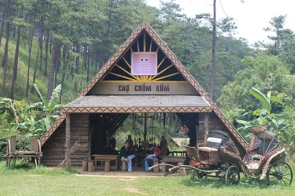 Làng Dân Tộc Ở Đà Lạt: Khám Phá Bản Sắc Văn Hóa Vùng Cao Giữa Lòng Phố Núi