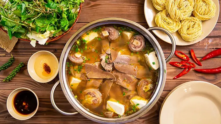 Bước Vào Thế Giới Của Lẩu Bò Nha Trang Để Cảm Nhận Câu Chuyện Về Hương Vị Và Văn Hóa Ẩm Thực Địa Phương Bước Vào Thế Giới Của Lẩu Bò Nha Trang Để Cảm Nhận Câu Chuyện Về Hương Vị Và Văn Hóa Ẩm Thực Địa Phương