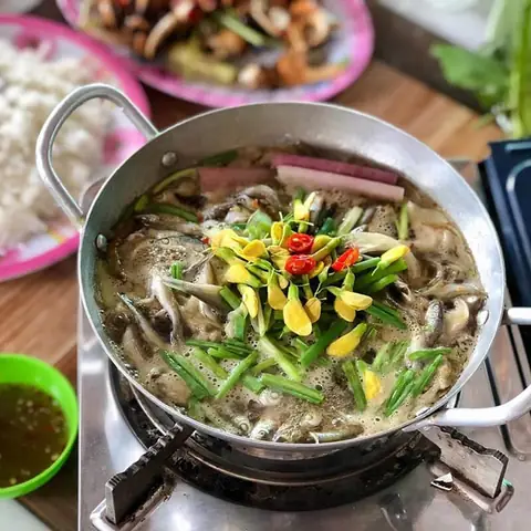 Bật Mí Cách Nấu Lẩu Cá Linh Bông Điên Điển Cần Thơ Chuẩn Vị Tại Nhà