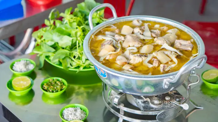 Lẩu Gà Lá É Phú Yên - Top 10 Địa Chỉ Đáng Thử Nhất 2026