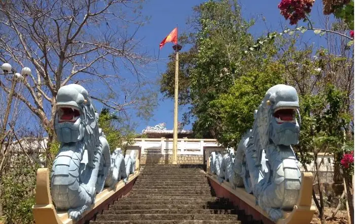3. Thử Thách Leo Hơn 100 Bậc Thang