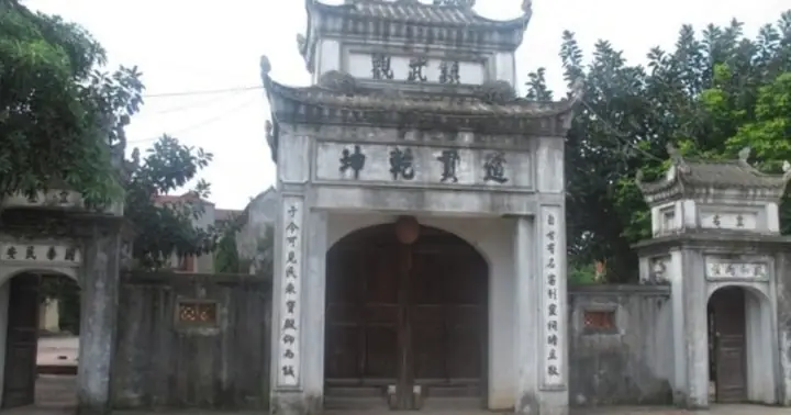Đền Trấn Vũ (quận Long Biên)