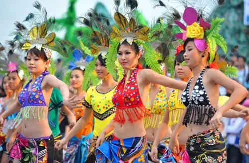 Carnaval Hạ Long 2017 - Lời Chào Từ Thành Phố Biển