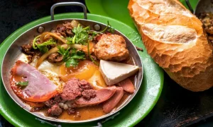 15+ Bánh Mì Ngon Nhất Đà Nẵng: Top Những Quán Không Thể Bỏ Lỡ