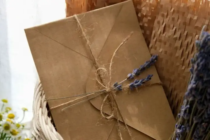 Thiệp Giấy Kraft Hoa Oải Hương