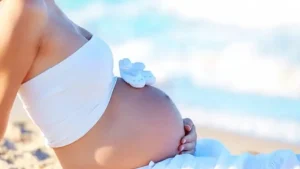 Góc Giải Đáp: Bà Bầu Có Nên Tắm Biển Không? - Nhà Thuốc Fpt Long ...