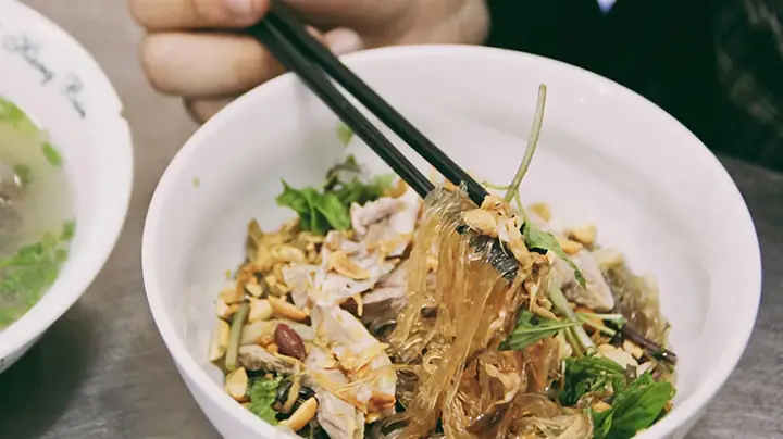 Miến Ngan Trộn Hà Nội Đông Khách – Quán Triệu Việt Vương