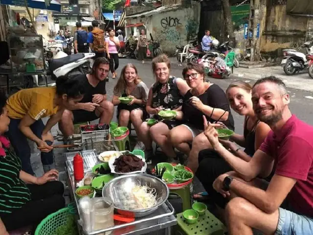 Món Ăn Đường Phố Hà Nội - Giản Dị