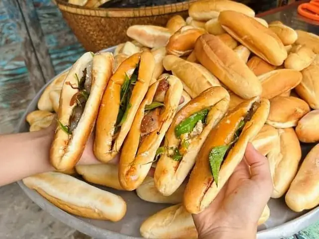 Giới Thiệu Đôi Nét Về Bánh Mì Huế Giới Thiệu Đôi Nét Về Bánh Mì Huế