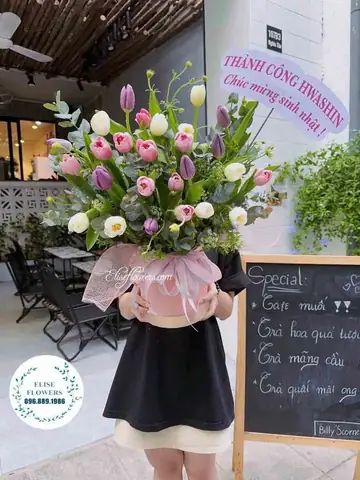 Bó Hoa Tulip Màu Hồng Phấnthơ Ngây Tặng Bạn Gái.mua Hoa Tulip Ở Tại Hà Nội.shop Hoa Tulip Uy Tín Hà Nội