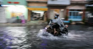 Miền Trung Sắp Vào Cao Điểm Mùa Mưa, Bão Nhiều Hơn Các Năm Trước