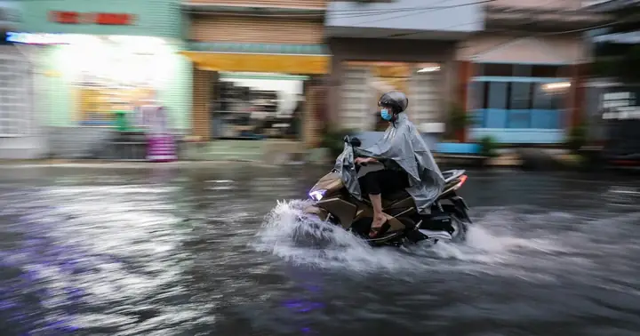 Miền Trung Sắp Vào Cao Điểm Mùa Mưa, Bão Nhiều Hơn Các Năm Trước