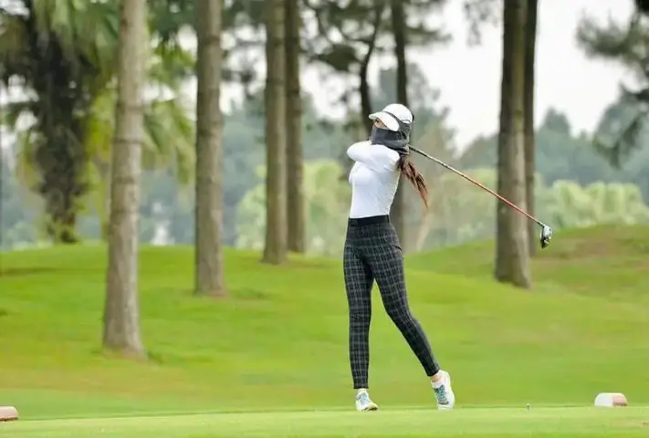 Mua Quần Áo Chơi Golf Ở Đâu Tại Hà Nội